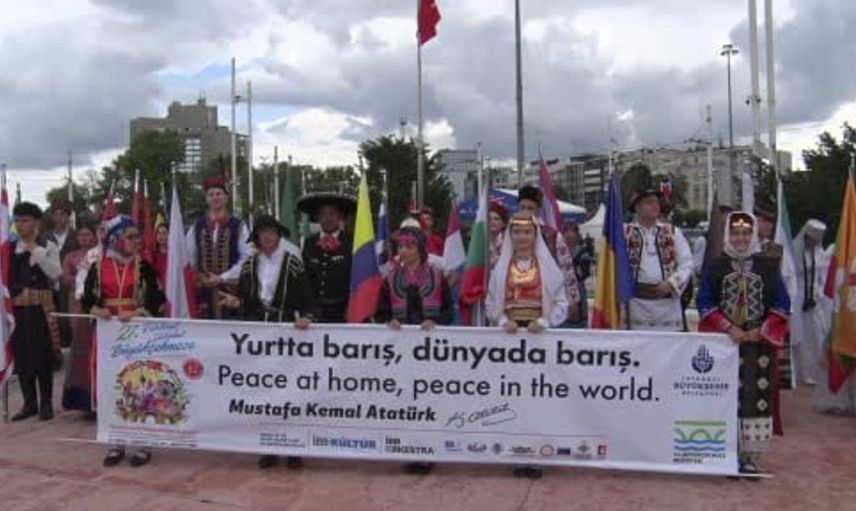 Büyükçekmece kültür ve sanat festivalinin çelenk takdim töreni yapıldı