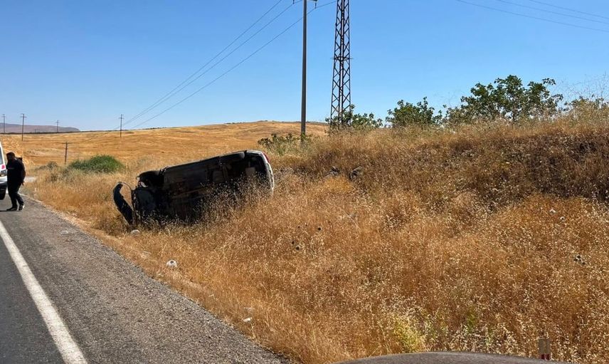 Kurtalan'da şans eseri hayatta kalmayı başardı: Genç sürücü kaza sonrası hastaneye kaldırıldı