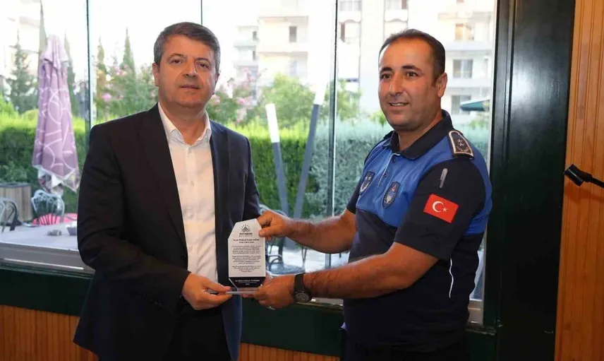 Zabıta personeliyle bir araya gelen başkan tutdere, haftalarını kutladı