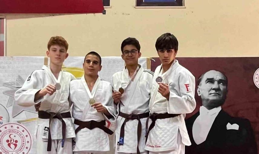 Bilecik judo sporcularından Türkiye derecesi
