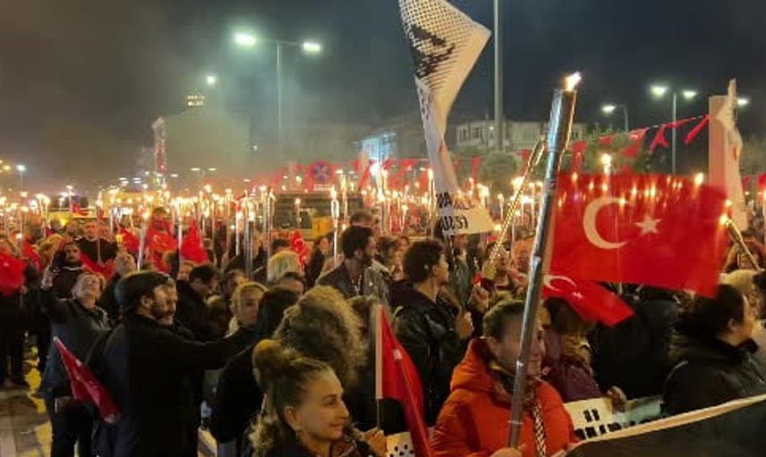 Çanakkale’de Cumhuriyet Bayramı coşkusu fener alayı ile yaşandı