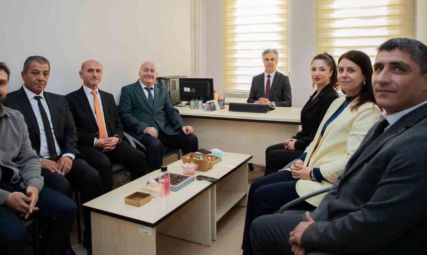 Akademik başarıları kutlamak için bir araya geldiler: EBYÜ rektörü doçent öğretim üyelerini ziyaret etti