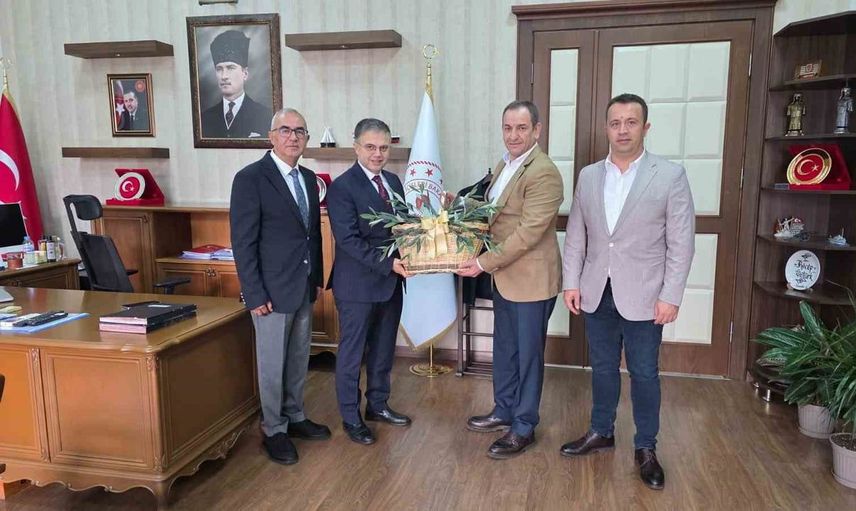 Edincik Marmara Birlik Kooperatifi, kaymakamı ziyaret ederek zeytin üretimini değerlendirdi
