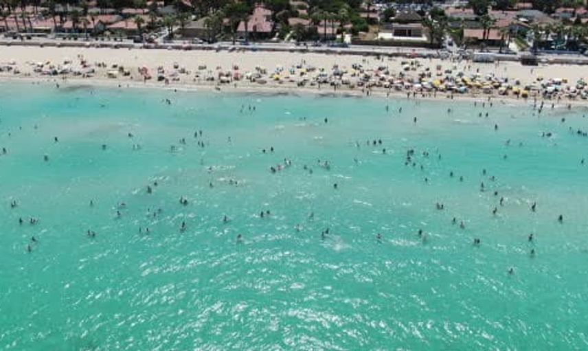 Çeşme Ilıca Plajı'ndaki kirlilik tatilcileri hayal kırıklığına uğrattı