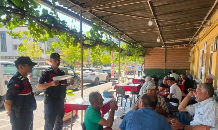 Jandarma, orman yangınları ve dolandırıcılık konusunda halkı bilgilendiriyor