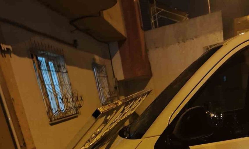 Mardin'de rüzgar felaketi: ağaçlar devrildi, çatılar hasar gördü