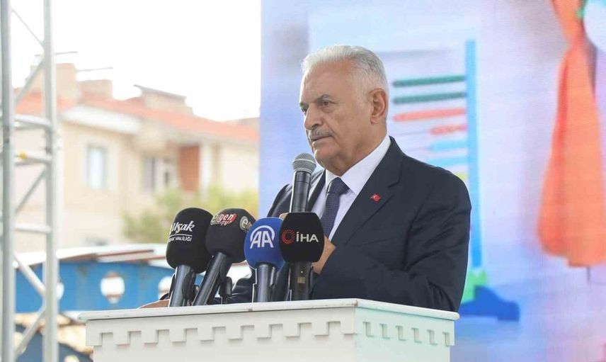Binali Yıldırım, Uşak'ta yeni bir anaokulunun açılışını yaptı