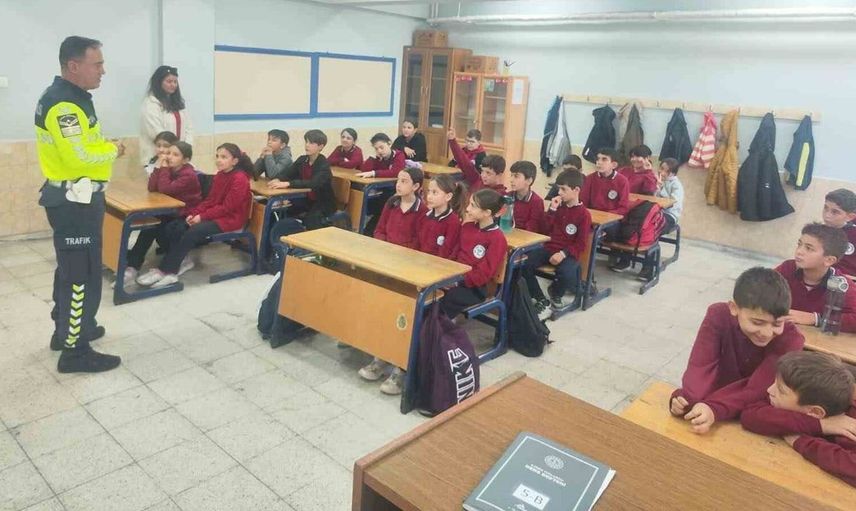 jandarmadan öğrencilere trafik güvenliği eğitimi