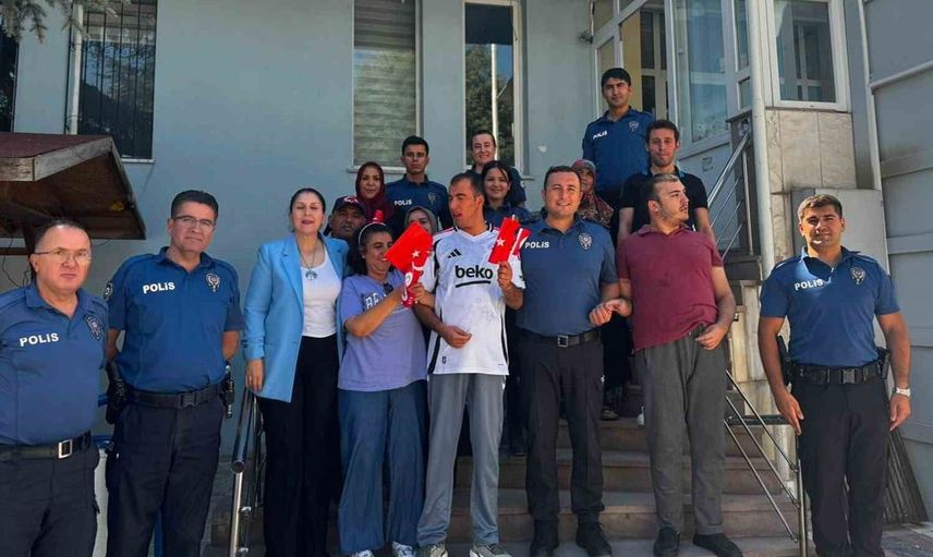Otizmli çocuklardan duyarlı başkomisere teşekkür