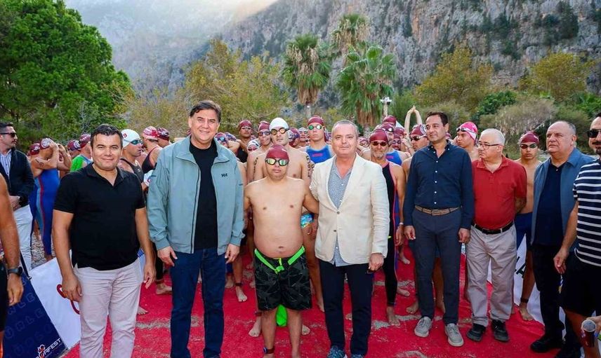 Fethiye spor festivalinde bin 600 sporcu yüzme yarışında mücadele etti