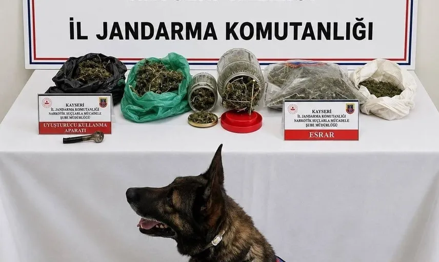 Kayseri'de jandarma uyuşturucu operasyonunda 1 ton uyuşturucu ve silah ele geçirildi