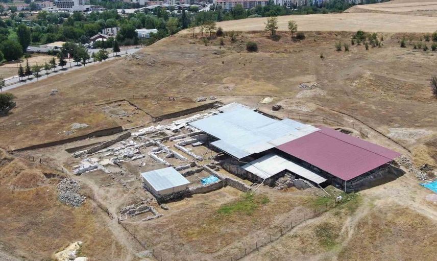 Anadolu’nun en büyük 3 roma villasından birindeki mozaikler kurtarılıyor