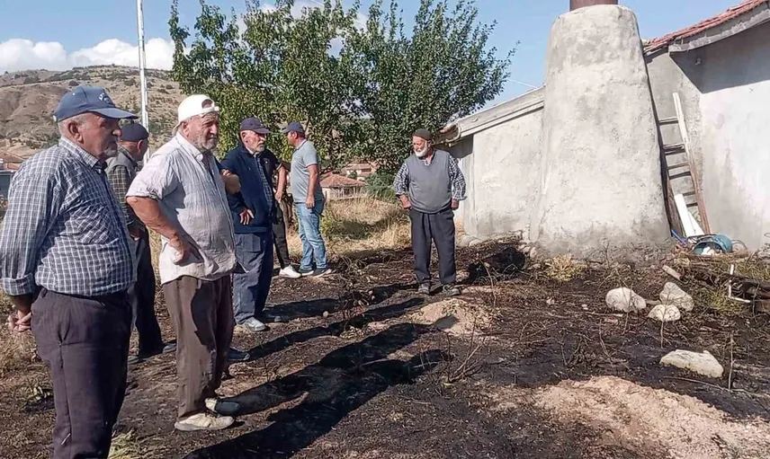 Tokat'ta ocaklık kıvılcımları yangına neden oldu