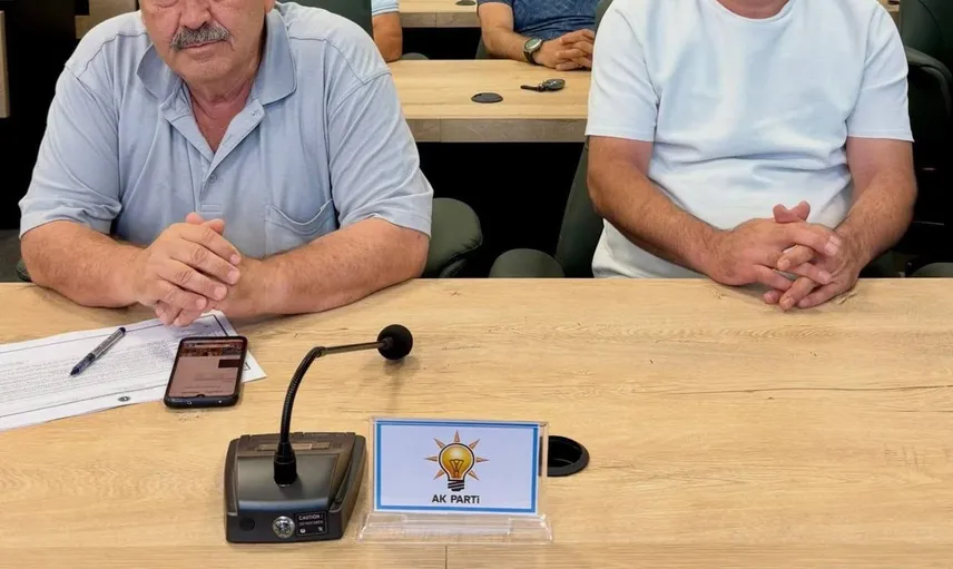 Boş oy atan meclis üyesi CHP'den istifa edip AK Parti'ye katıldı