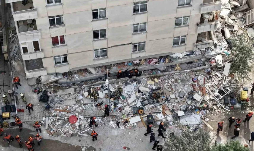 Maltepe'de çöken bina ile ilgili emekli mimardan önemli açıklamalar
