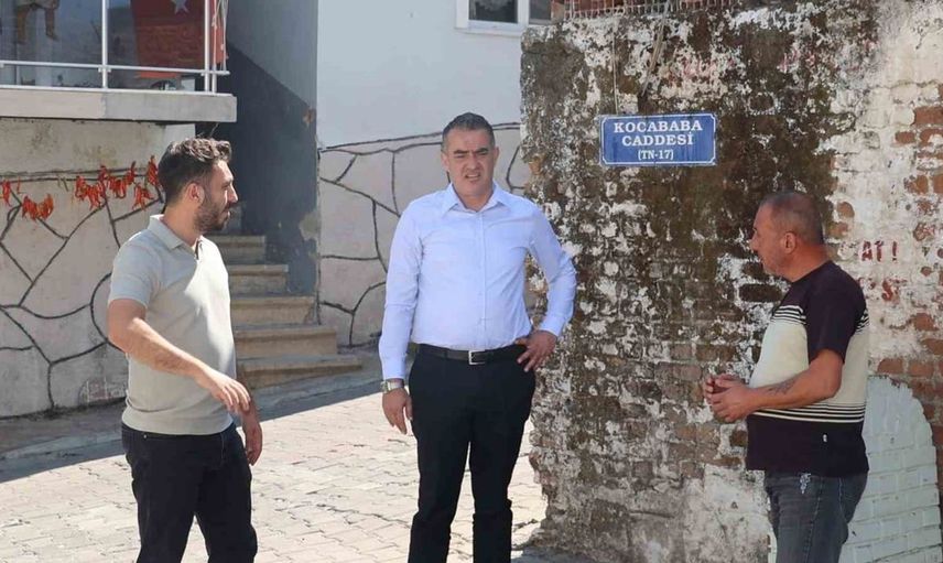 Koçarlı'da yol yenileme çalışmaları hız kesmeden devam ediyor