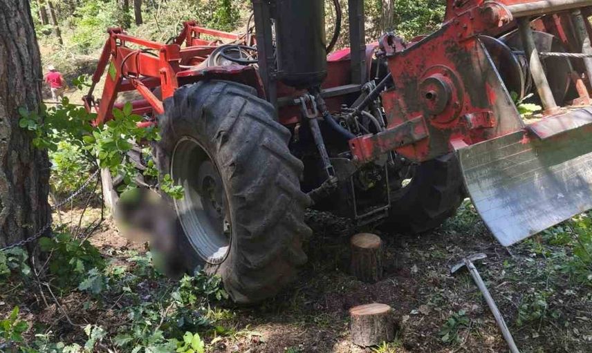 Gümüşhane'de traktör altında kalan orman işçisi hayatını kaybetti