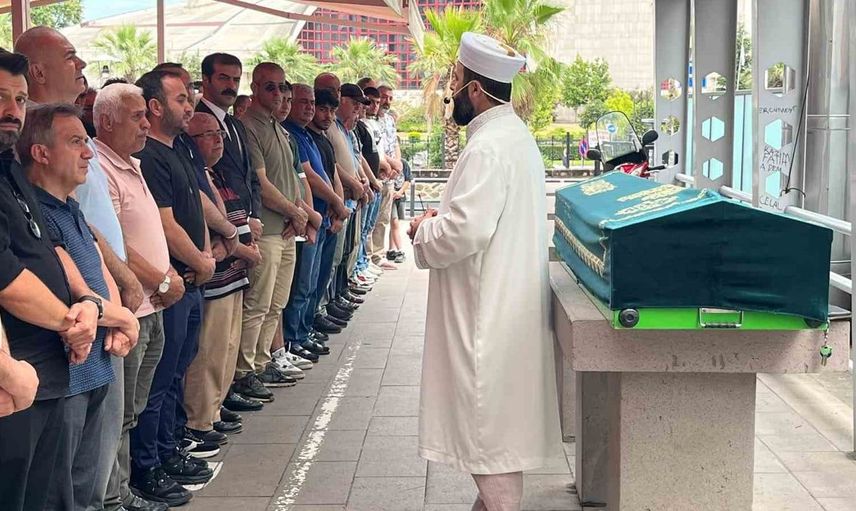 Samsun'un çaydanlıkçı Zeki'si son yolculuğuna uğurlandı