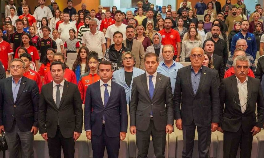 Bolu'da yılın en başarılı sporcularına ödül verildi