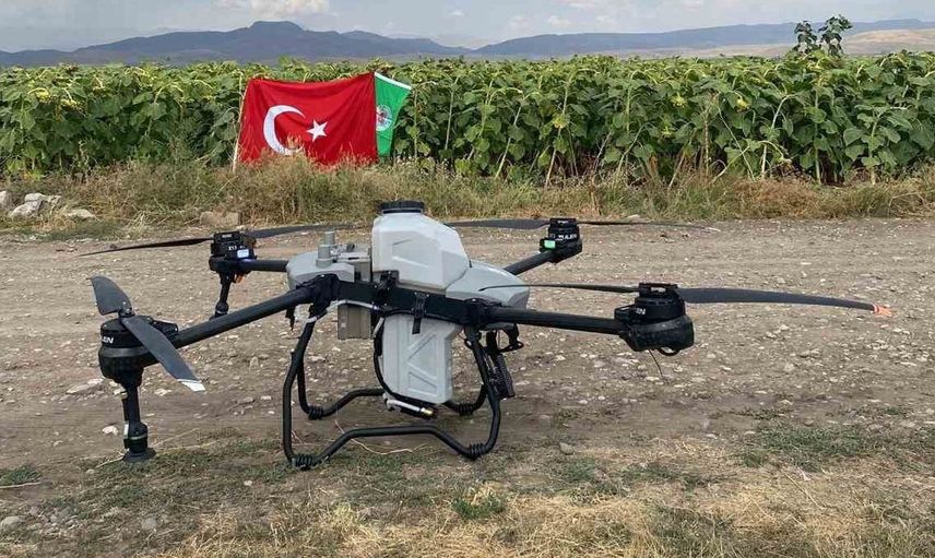 Tarımda teknoloji devrimi: Ağrı’da zirai dron ilaçlama projesinin ilk denemesi yapıldı