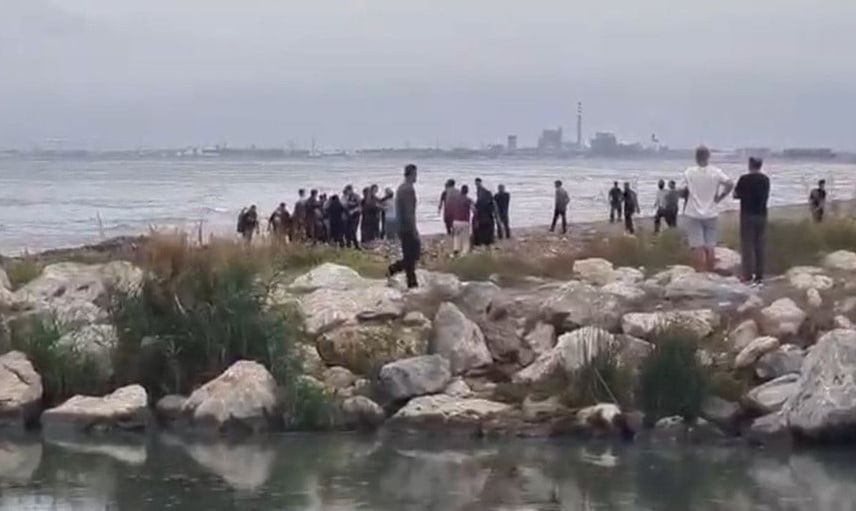 Mersin'de denizdeki gençlerden biri boğuldu, diğerleri kurtarıldı