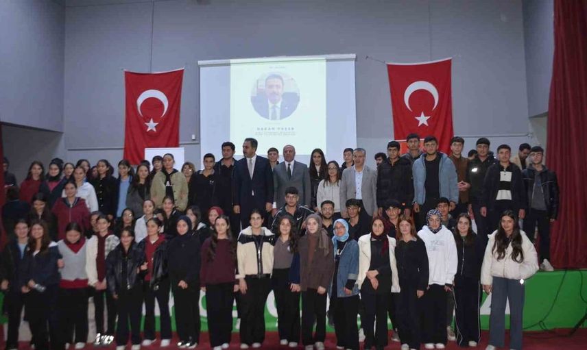 Bulanık'tan gelen ilham verici hikaye: Hakan Yaşar gençlerle buluştu