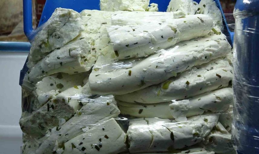 Yaz tatilinden dönenlerin tercihi Van otlu peyniri oldu