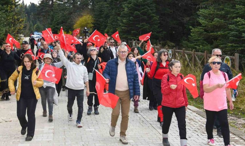 Cumhuriyet coşkusu uludağ'da doğayla buluştu