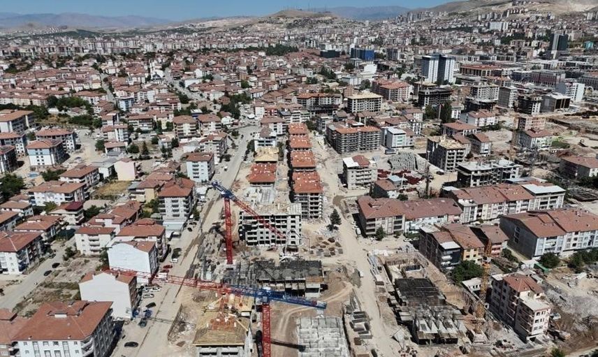 Malatya'da enkaz kaldırma sürecine dair kamu görevlilerine soruşturma izni verildi