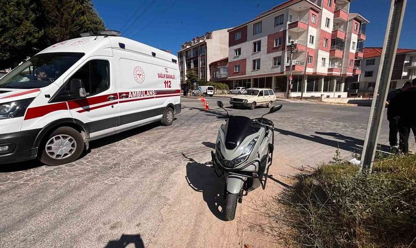 Tavşanlı'da otomobil ile motosiklet çarpıştı: 2 yaralı