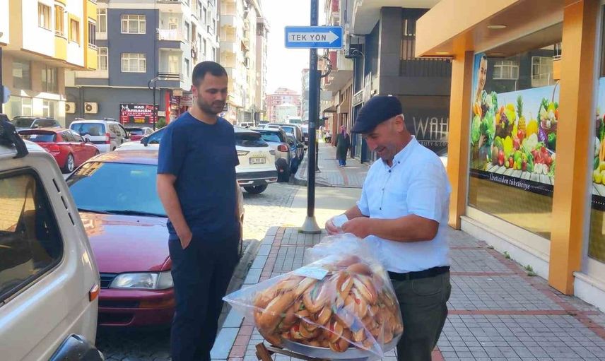 Rize'nin tanınan siması Cemil Baltacı'nın 34 yıllık sandviç serüveni