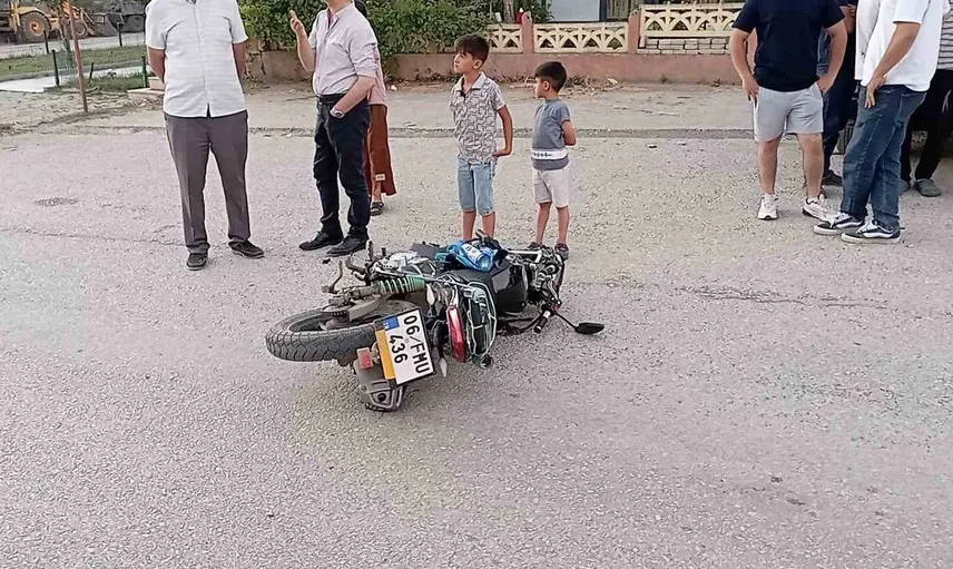 Tokat’ta 14 yaşındaki sürücünün otomobiliyle motosiklet çarpıştı: Yaralı var