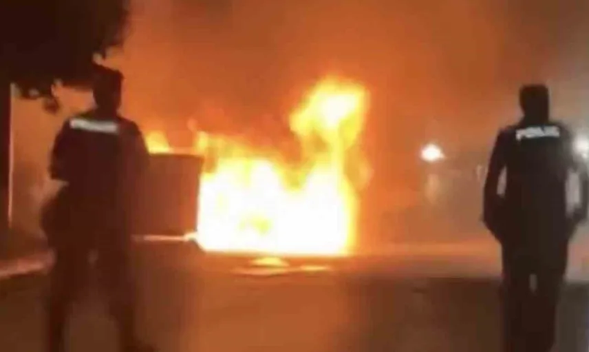 Samsun'da seyir halindeki otomobil alev aldı, çevrede panik yaşandı