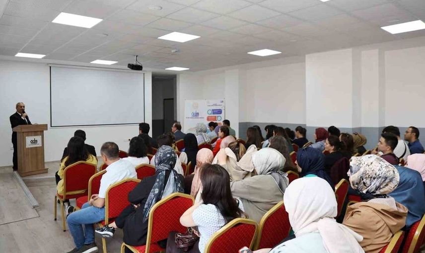 Yeni eğitim yılına güçlü başlangıç: Karabük'te rehber öğretmenler toplantısı yapıldı