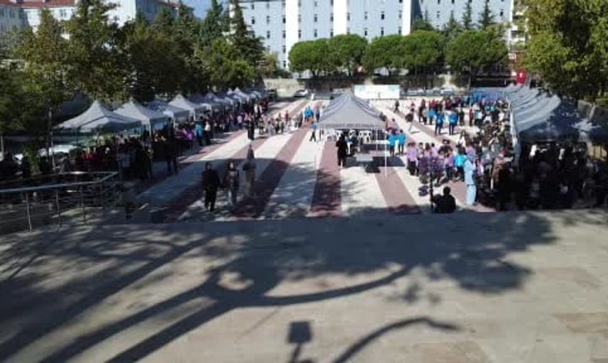 Demirci'de bilim fest etkinliği başladı: Öğrenciler teknolojiyle buluşuyor