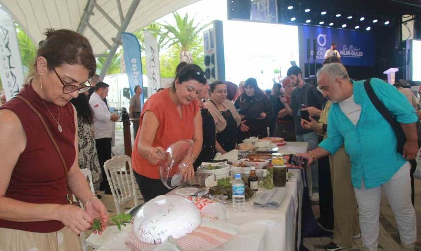 Ordu gastronomi festivalinde zeytinyağlı fındık yaprağı sarması dikkat çekti