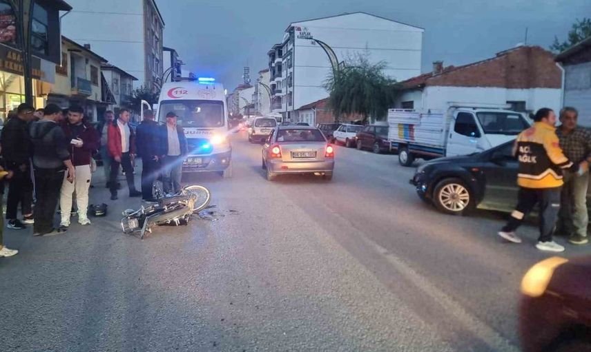 Çorum'da motosiklet kazasında sürücü yaralandı
