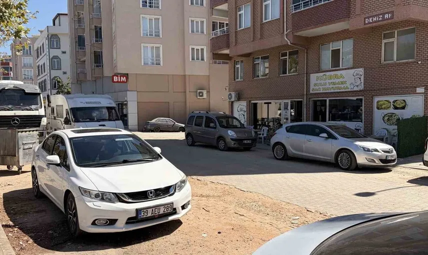 Kırklareli'nde direksiyon hakimiyetinin kaybedilmesi sonucunda kaza: Yaralı sürücü hastaneye kaldırıldı