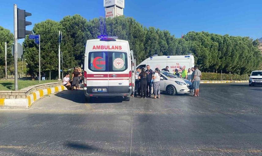 Aydın'da kavşak kazasında iki kişi yaralandı