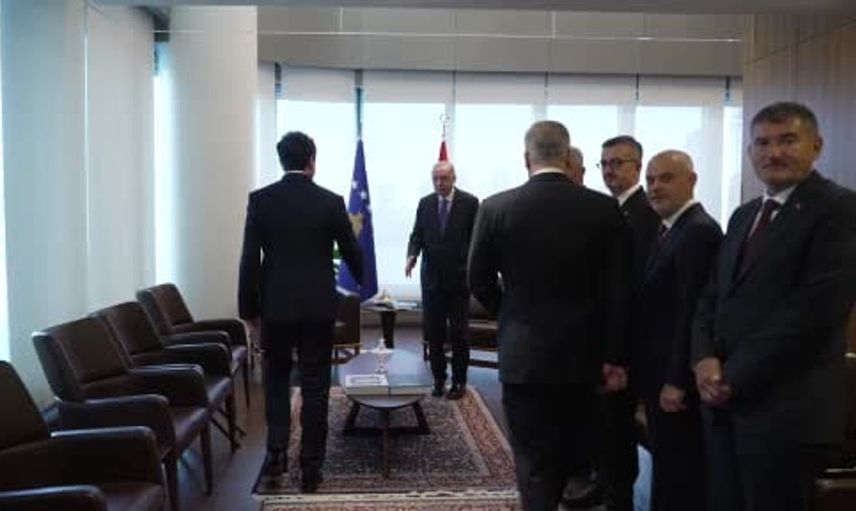 Cumhurbaşkanı Erdoğan, kosova başbakanı ile dönüşümlü görüşmeler yapıyor