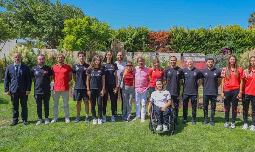 Mehmet Sepil, Göztepe'nin milli sporcularını buluşturdu