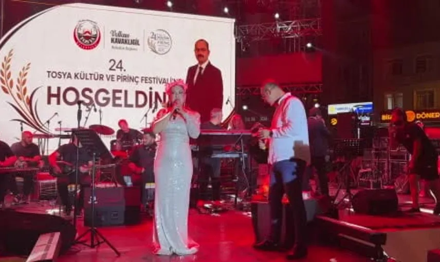 Tosya'da kültür festivali coşkusu: Başkan müzik tutkusunu paylaştı
