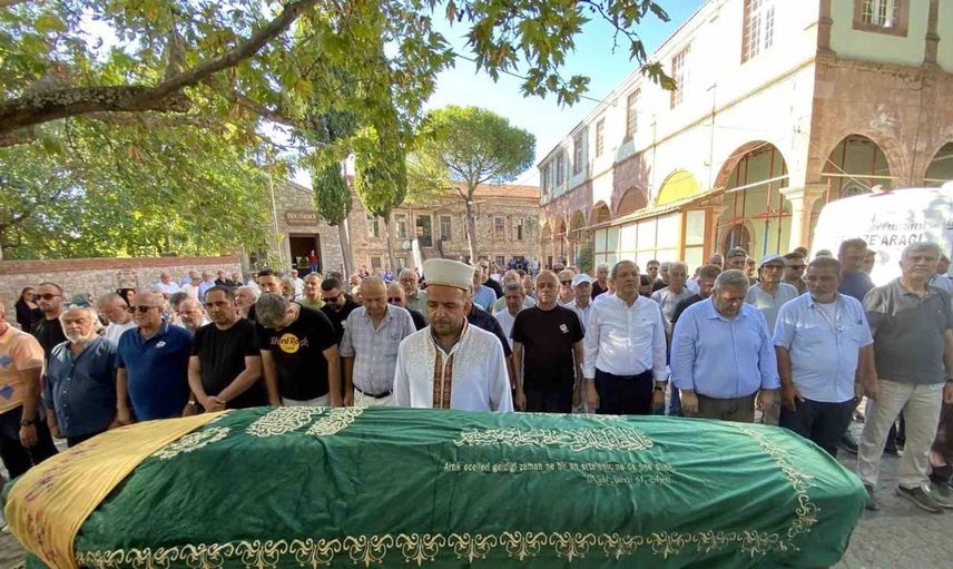 Ayvalık'ın tanınmış avukatına annesinin acı kaybı
