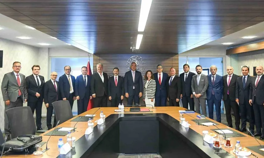 Kültür ve turizm bakanı ersoy, hizmet sektörü temsilcileriyle bir araya geldi