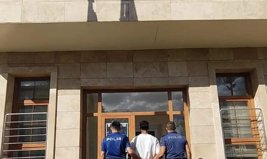 Varto'da hırsızlık suçundan aranan şahıs polisten kaçamadı