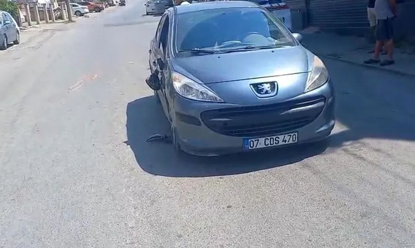 Manavgat'ta otomobilin çarptığı yaya hastaneye kaldırıldı