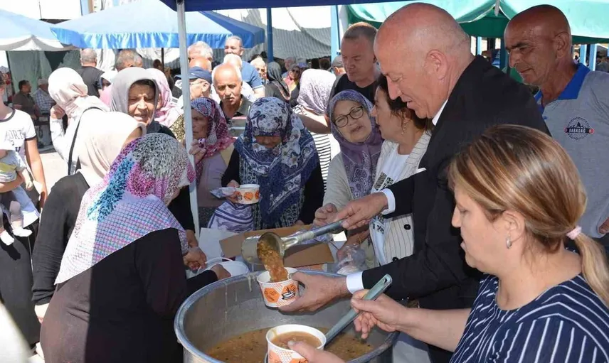 Babadağ Belediyesi'nden vatandaşlara aşure ikramı