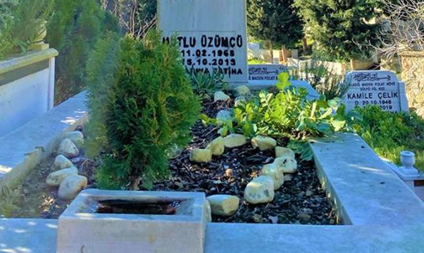 Babasının mezarına kalp çizen genç kadın, gökyüzüne baktığında gördüğüne inanamadı!