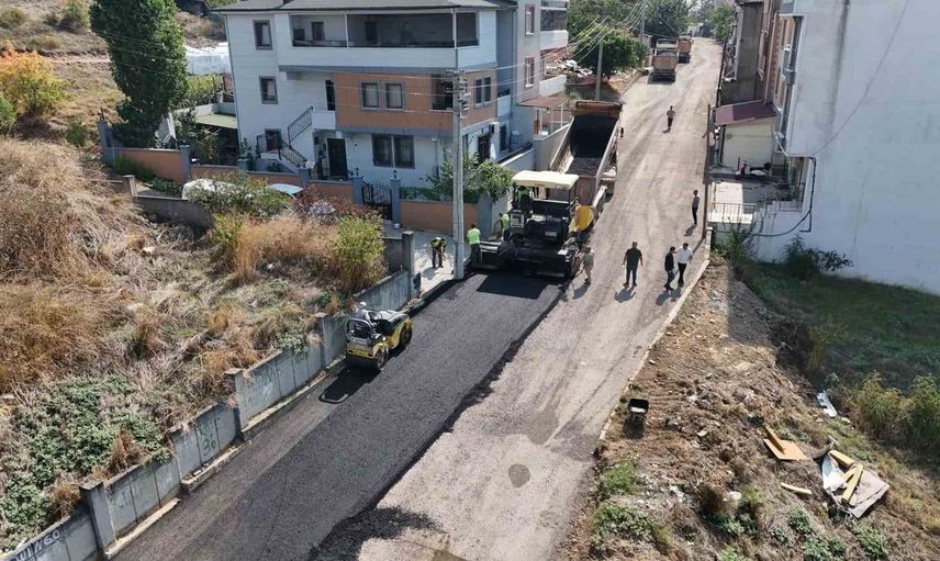 Darıca'da kış öncesi asfalt çalışmaları tüm hızıyla sürüyor