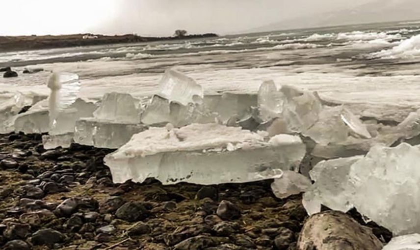 Baharın Gelmesiyle Çözülen Çıldır Gölü 'Kristal Göl'e Dönüştü